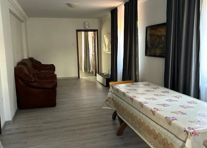 House Downtown * كرايوفا